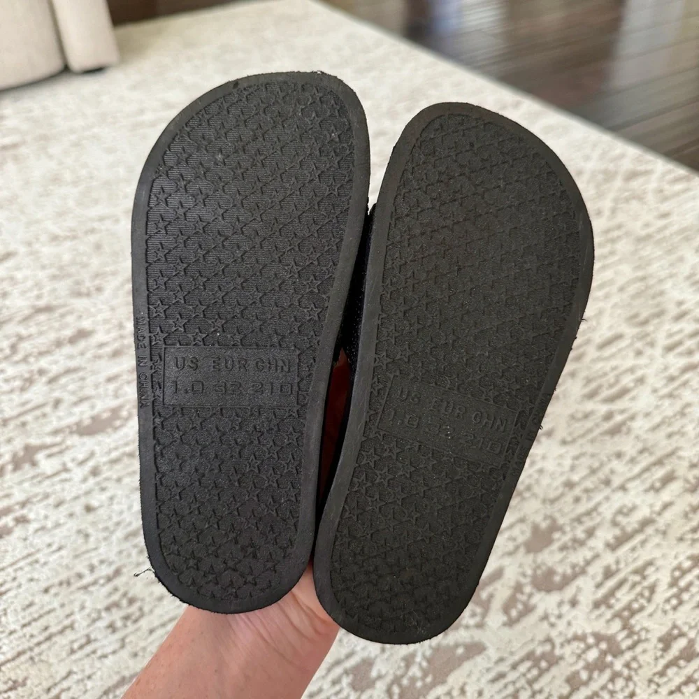 Guess rhinestones pool shoes
